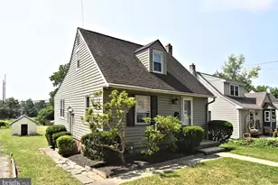 889 Old Lancaster Rd, Berwyn, PA 19312 - Photo 3