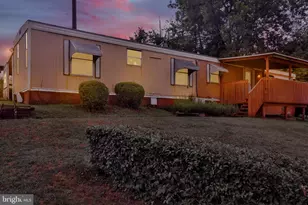 828 Spring City Rd, Phoenixville, PA 19460 - Photo 3