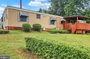 828 Spring City Rd, Phoenixville, PA 19460 - Photo 1