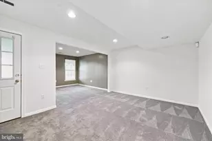 30 N Savanna Dr, Pottstown, PA 19465 - Photo 9