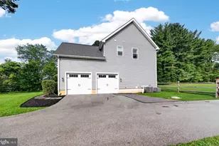 1405 Carriage Ln, West Chester, PA 19382 - Photo 5