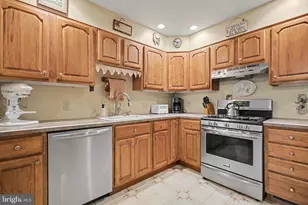 528 Chester Ave, Phoenixville, PA 19460 - Photo 7