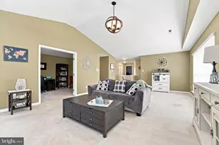104 Jeffords Ct, Phoenixville, PA 19460 - Photo 5
