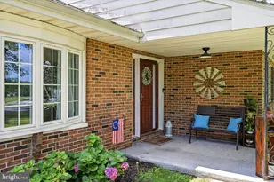 1798 Ridgeview Dr, Coatesville, PA 19320 - Photo 3
