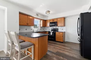 103 Valley View Cir, Phoenixville, PA 19460 - Photo 13