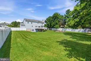 103 Valley View Cir, Phoenixville, PA 19460 - Photo 5
