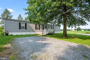 334 Grubb Dr, Elverson, PA 19520 - Photo 1