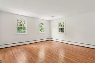 31 Beacon Hill Ct, Phoenixville, PA 19460 - Photo 5