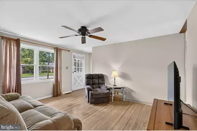 209 N Lake Drive, Downingtown, PA 19335 - Photo 5