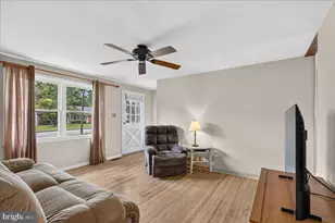 209 N Lake Dr, Downingtown, PA 19335 - Photo 5