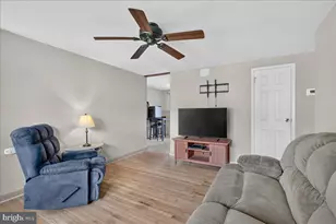 209 N Lake Dr, Downingtown, PA 19335 - Photo 3