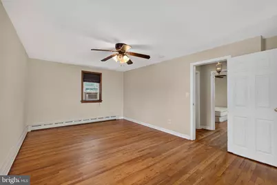 813 Montgomery Avenue, Phoenixville, PA 19460 - Photo 17