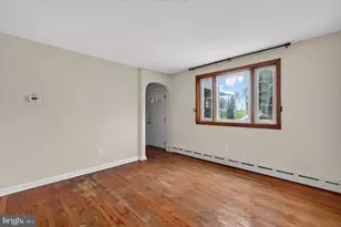 813 Montgomery Ave, Phoenixville, PA 19460 - Photo 3