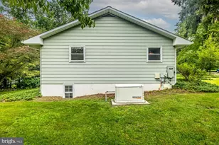 102 Garnet Ln, Coatesville, PA 19320 - Photo 3