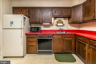 102 Garnet Ln, Coatesville, PA 19320 - Photo 17