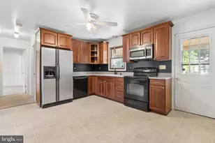 24 Wetherburn Dr, Downingtown, PA 19335 - Photo 9