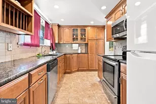 1117 Old Lancaster Rd, Berwyn, PA 19312 - Photo 5