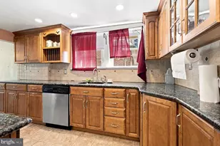 1117 Old Lancaster Rd, Berwyn, PA 19312 - Photo 7
