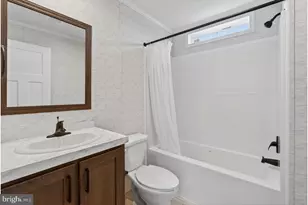 215 Washington Ave, Coatesville, PA 19320 - Photo 27