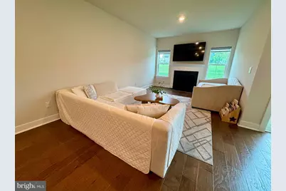 525 Buttonwood St, Spring City, PA 19475 - Photo 7
