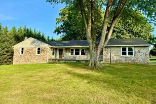 1490 Chestnut Hill Rd, Pottstown, PA 19465 - Photo 1