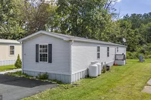 63 Erica Cir, Honey Brook, PA 19344 - Photo 3