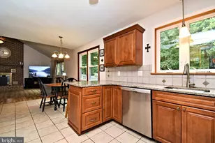 1464 Cornerstone Dr, Pottstown, PA 19465 - Photo 9