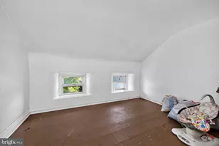 129 Hall St, Spring City, PA 19475 - Photo 17