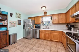 29 Lamberts Ln, Coatesville, PA 19320 - Photo 9