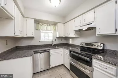 328 Carlyn Court, Downingtown, PA 19335 - Photo 3
