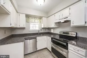 328 Carlyn Ct, Downingtown, PA 19335 - Photo 3