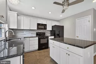 303 Driftwood Ln, Downingtown, PA 19335 - Photo 7