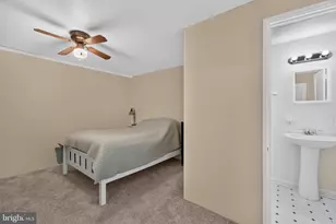 884 Woodlawn Ave, Phoenixville, PA 19460 - Photo 13