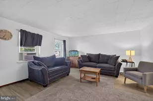 884 Woodlawn Ave, Phoenixville, PA 19460 - Photo 5