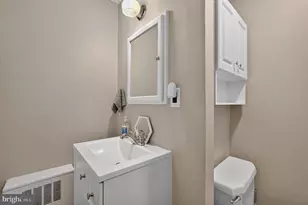 884 Woodlawn Ave, Phoenixville, PA 19460 - Photo 15