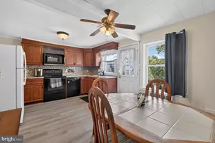 884 Woodlawn Ave, Phoenixville, PA 19460 - Photo 9