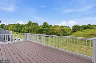 633 Columbus Dr, Spring City, PA 19475 - Photo 5
