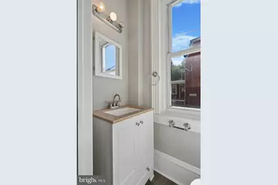 564 W Bridge Street, Phoenixville, PA 19460 - Photo 11