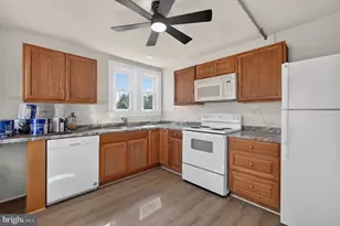 904 W Bridge St, Phoenixville, PA 19460 - Photo 13