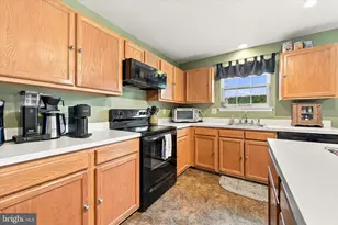 16 Marc Dr, Coatesville, PA 19320 - Photo 9