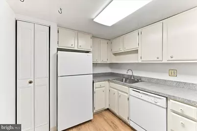 504 Old Forge Xing Crossing #504, Devon, PA 19333 - Photo 7