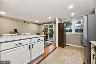 907 Oxford Ave, Phoenixville, PA 19460 - Photo 9