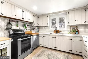 1123 Old Lancaster Rd, Berwyn, PA 19312 - Photo 13