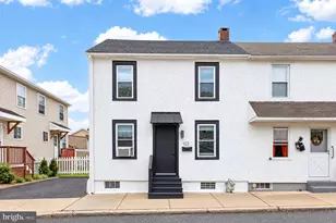 122 North St, Phoenixville, PA 19460 - Photo 1