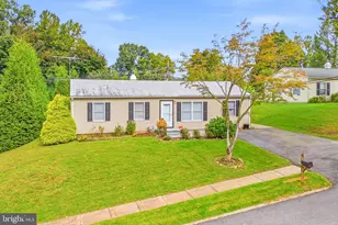 32 Chartwell Rd, West Grove, PA 19390 - Photo 1