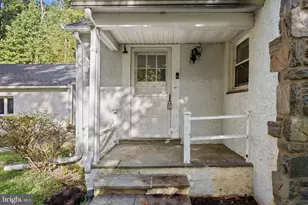 804 Forest Ln, Malvern, PA 19355 - Photo 3