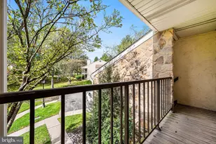 306 Valley Stream Ln, Tredyffrin, PA 19087 - Photo 3