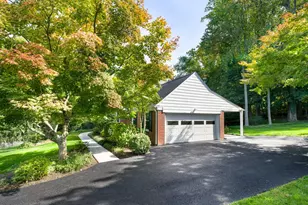738 Laurel Ln, Wayne, PA 19087 - Photo 3