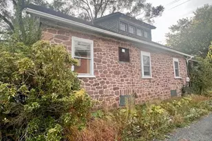 1354 S Hanover St, Pottstown, PA 19465 - Photo 3