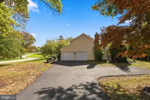 246 Musket Ln, Tredyffrin, PA 19087 - Photo 3
